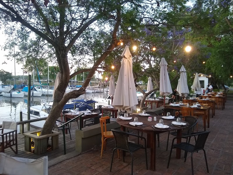 Parrilla del "Náutico" San Isidro