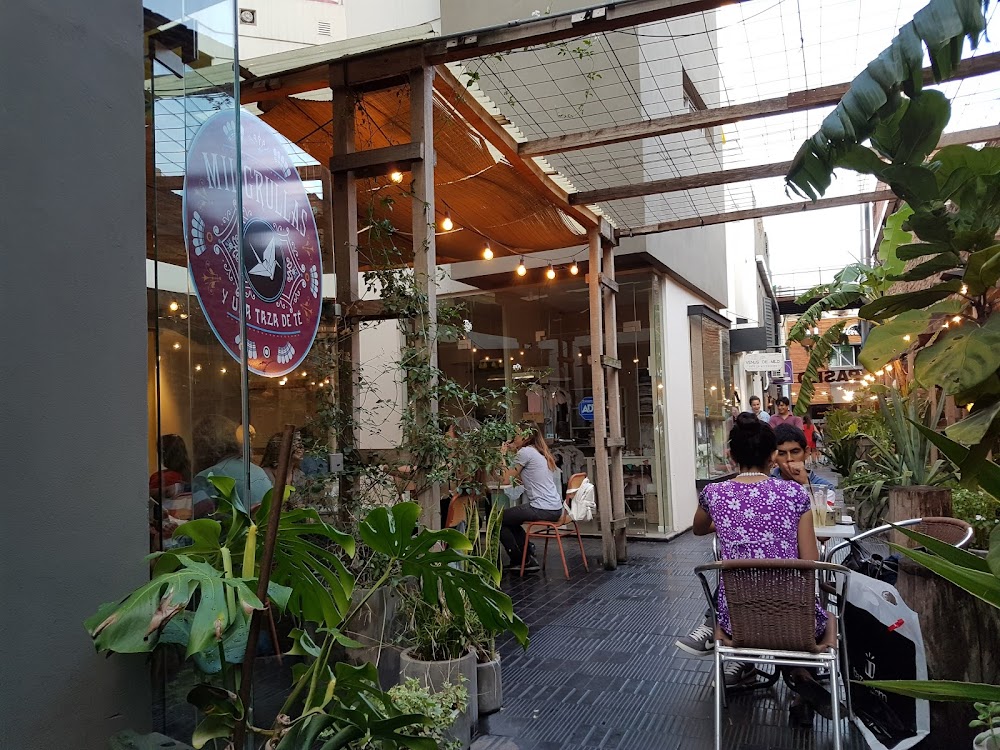 Mil Grullas y una taza de Té - Córdoba